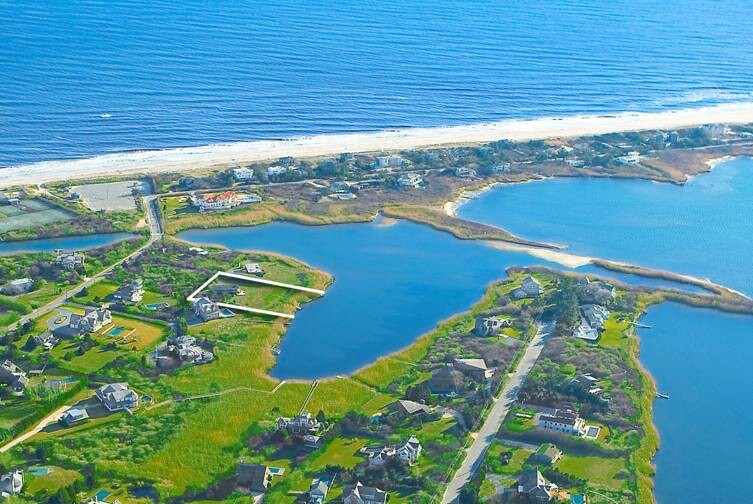 Hamptons Home 999841