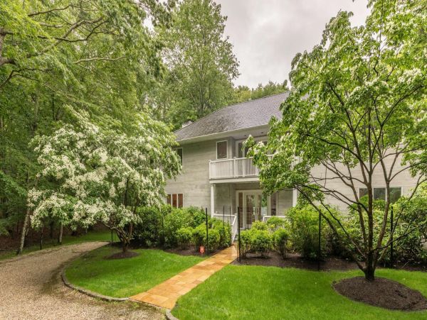 Amagansett Vacation Home Four Bedroom with Pool