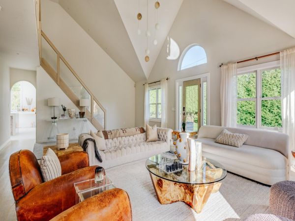 Bridgehampton Vacation Pool Home Four Bedroom