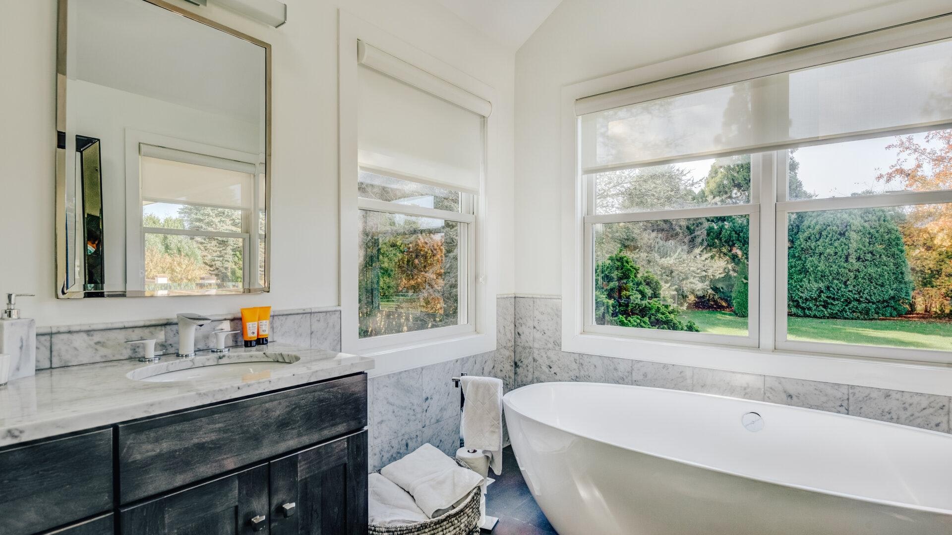 Bridgehampton Vacation Pool Home Four Bedroom