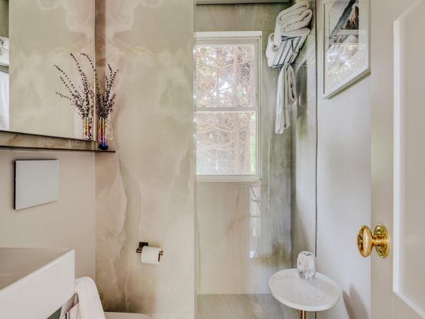 Bridgehampton Vacation Pool Home Four Bedroom