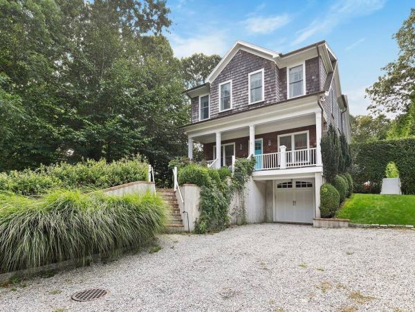 Southampton Vacation Home Five Bedroom with Pool