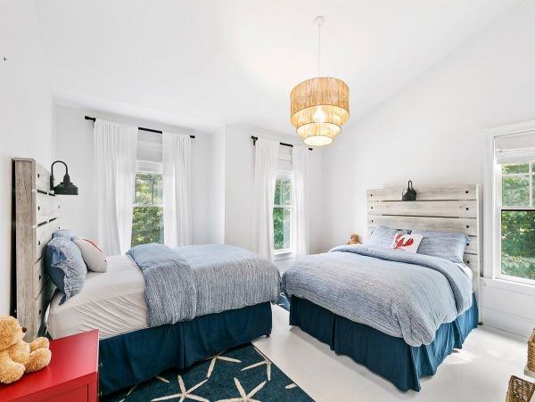 Southampton Vacation Home Five Bedroom with Pool