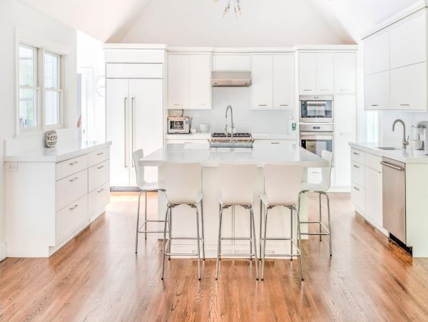 Southampton Vacation Home Five Bedroom with Pool
