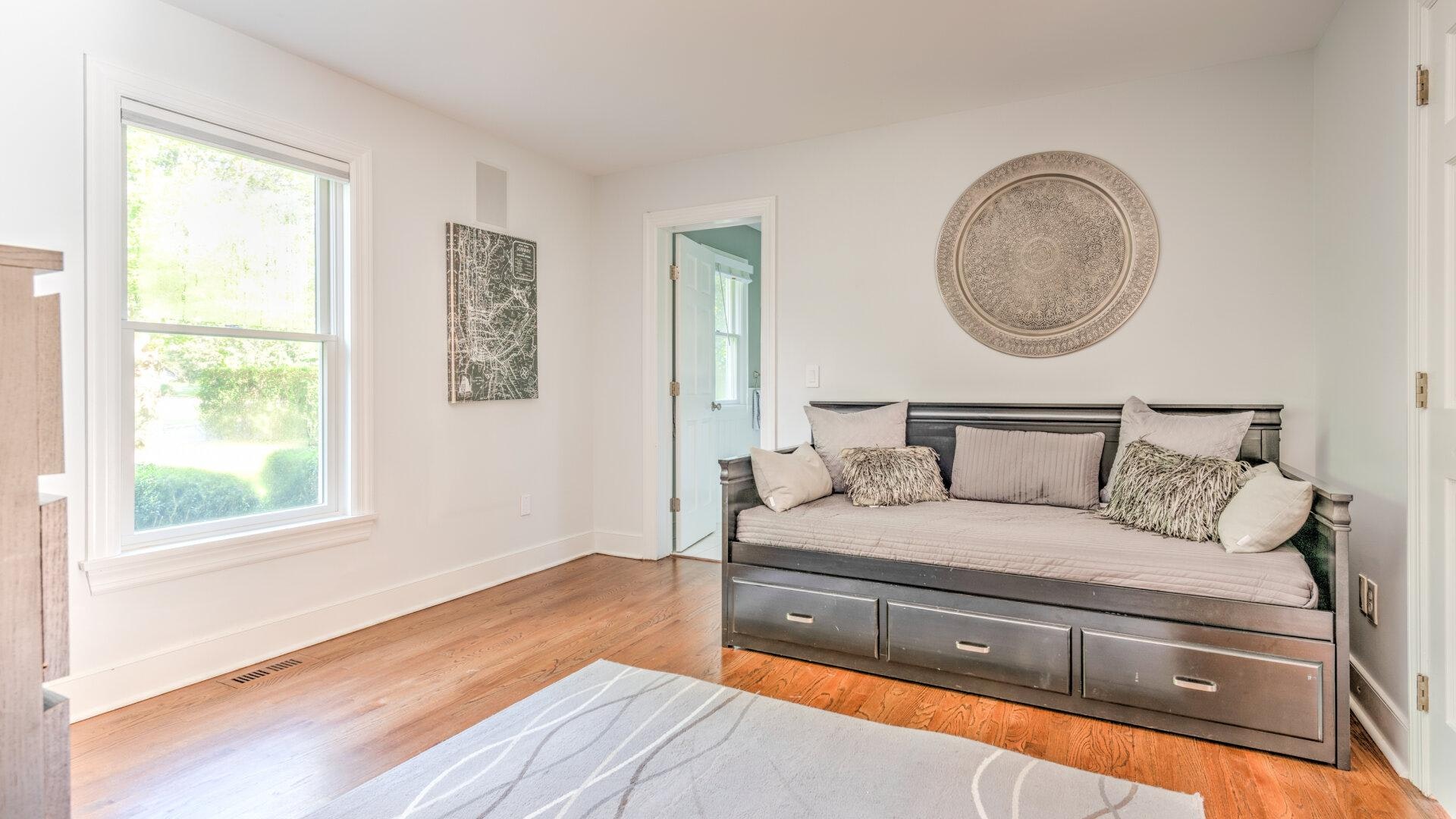 Southampton Vacation Home Five Bedroom with Pool