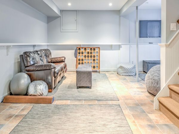 Southampton Vacation Home Five Bedroom with Pool
