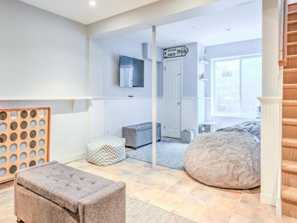 Southampton Vacation Home Five Bedroom with Pool