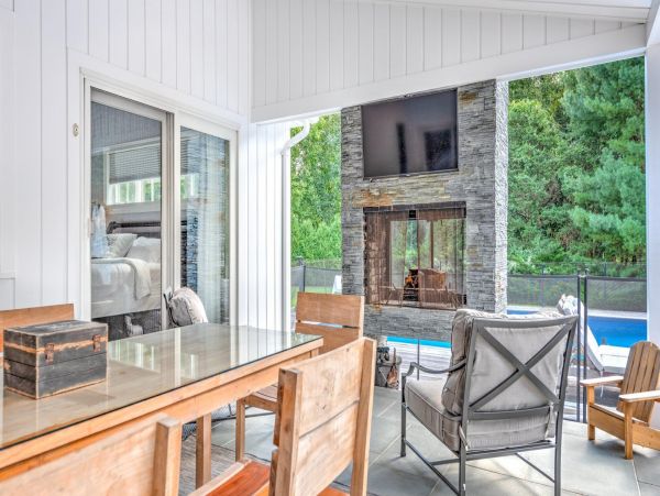 Southampton Vacation Home Five Bedroom with Pool
