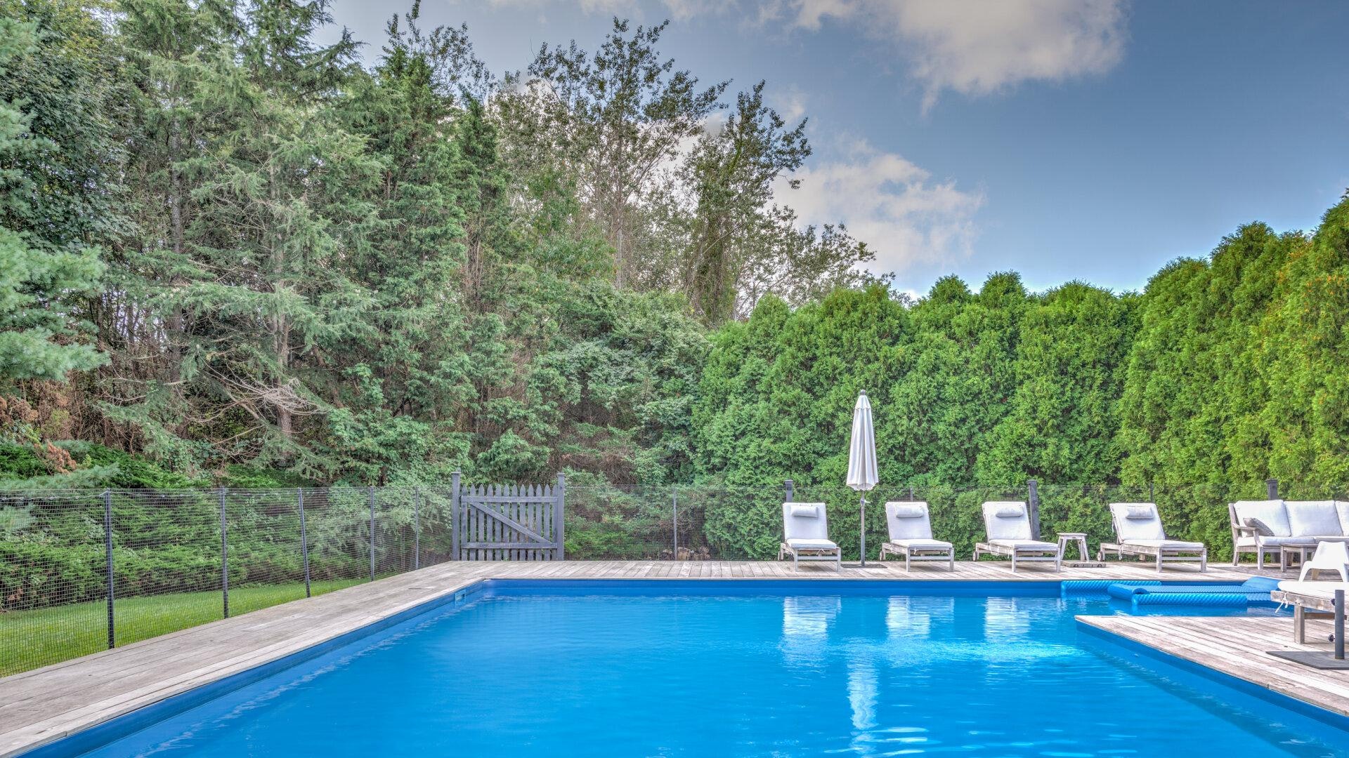Southampton Vacation Home Five Bedroom with Pool