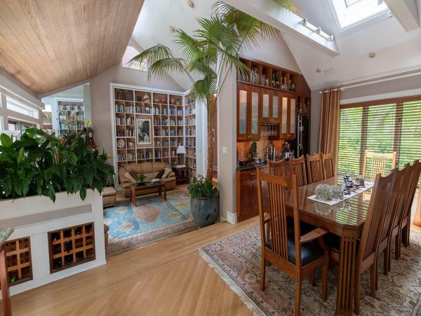 Gorgeous Hamptons Vacation Home with Private Pool & Hot Tub