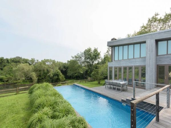 Stunning Five Bedroom Vacation Pool Home in South Hamptons