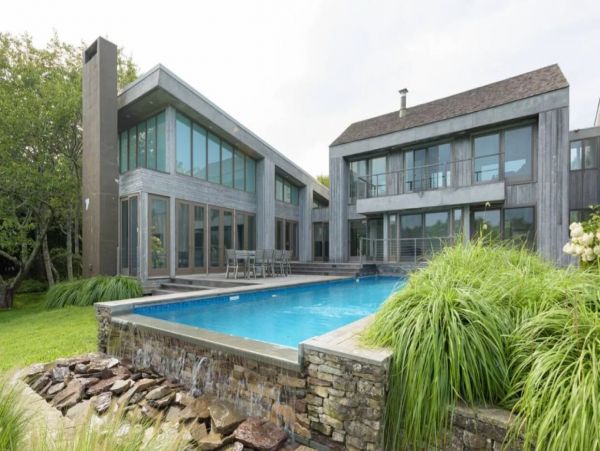 Stunning Five Bedroom Vacation Pool Home in South Hamptons