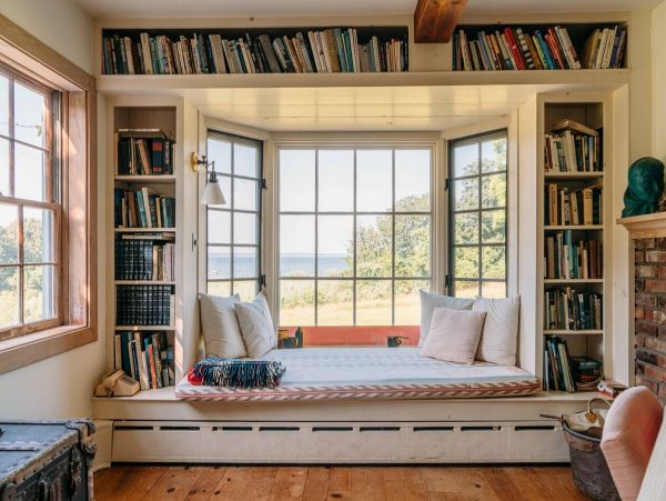 Beautiful Hamptons Vacation Home Walk to Beach Sleeps 10