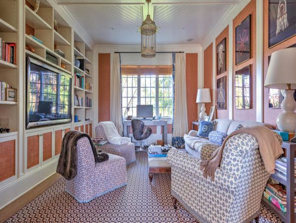 Gorgeous Hamptons Vacation Home with Private Pool Sleeps 12