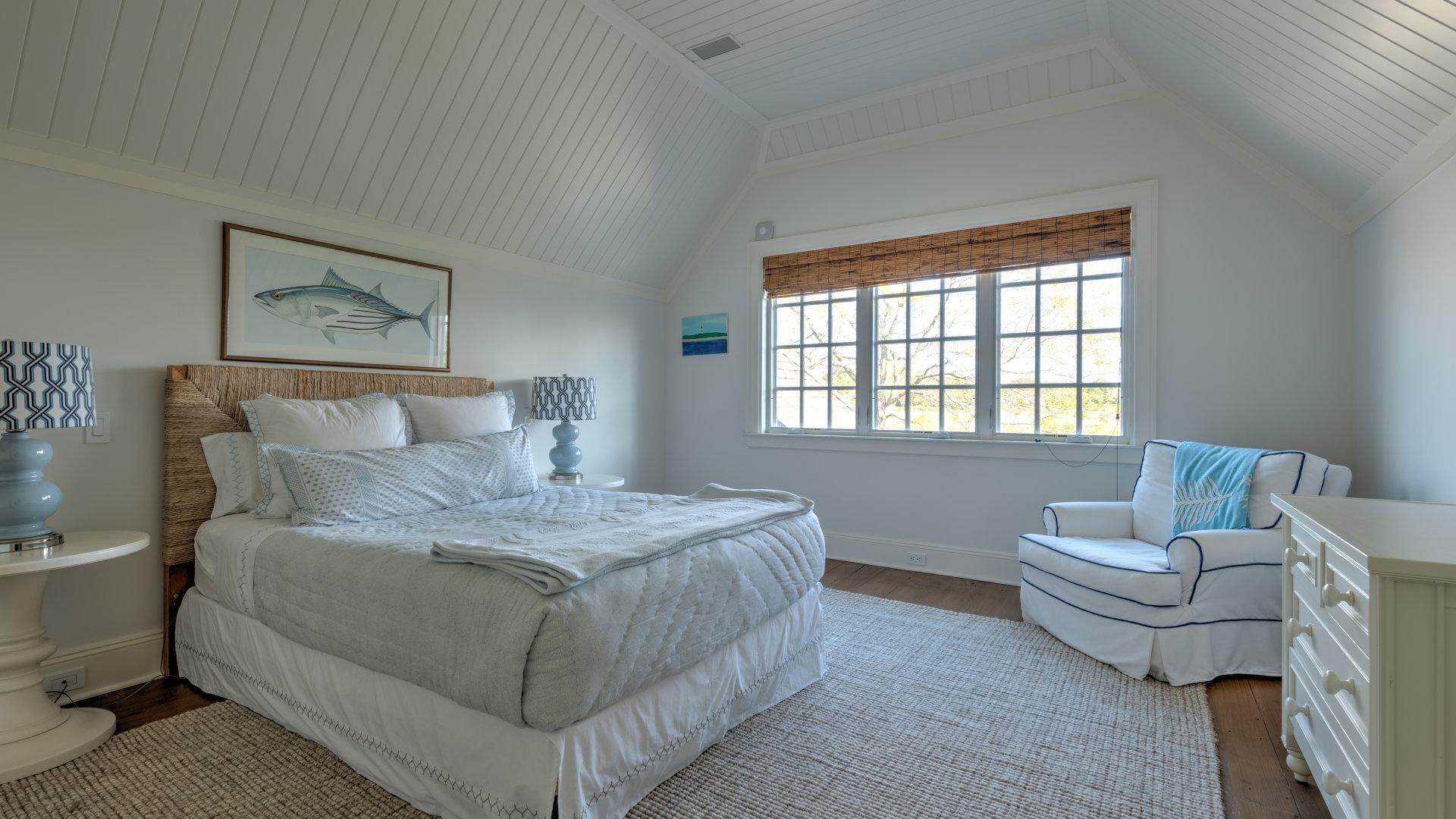 Gorgeous Hamptons Vacation Home with Private Pool Sleeps 12