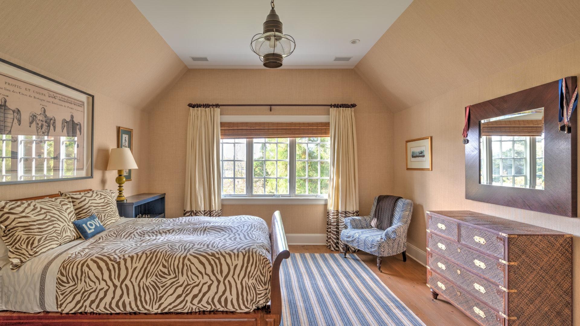 Gorgeous Hamptons Vacation Home with Private Pool Sleeps 12