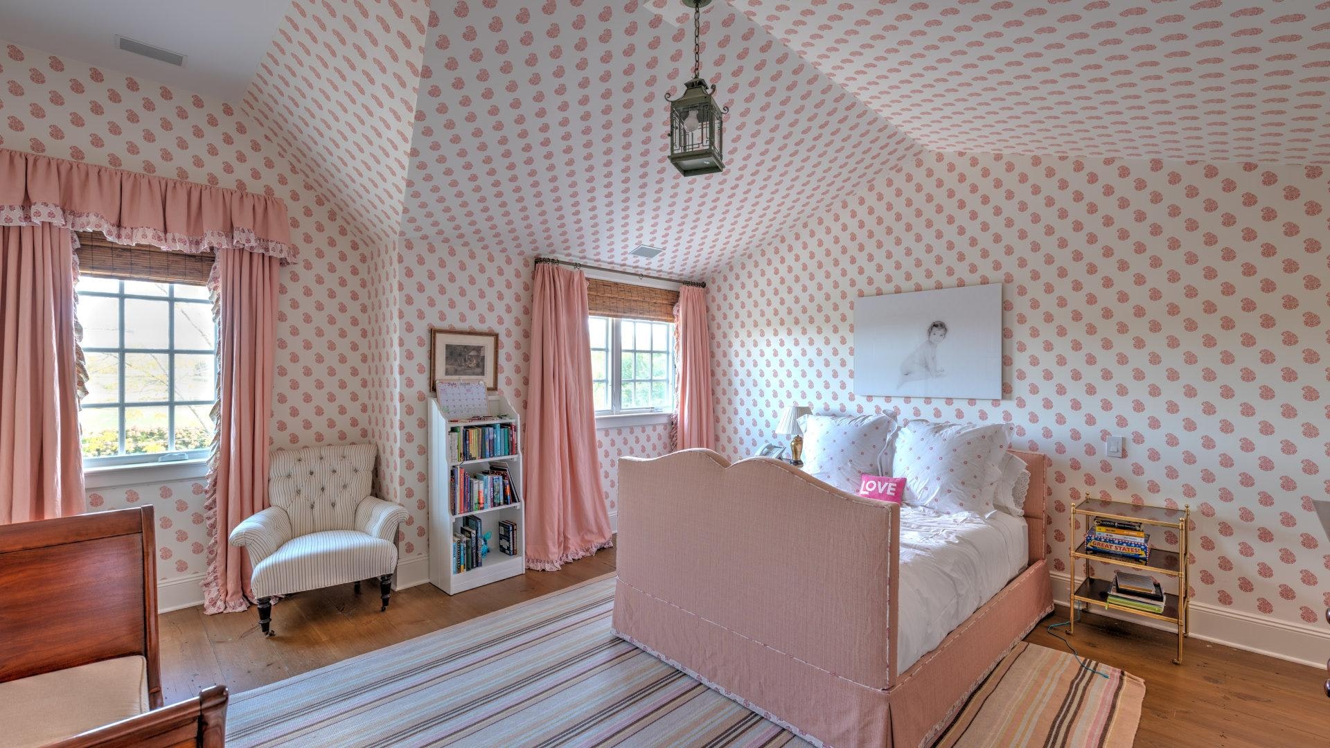 Gorgeous Hamptons Vacation Home with Private Pool Sleeps 12