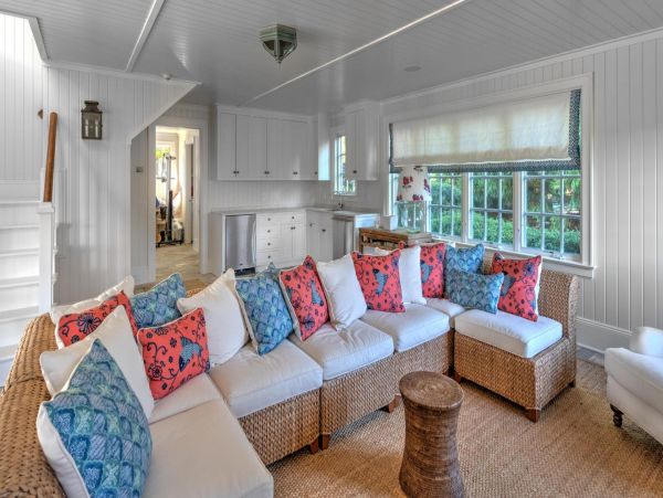 Gorgeous Hamptons Vacation Home with Private Pool Sleeps 12