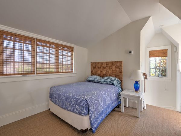 Gorgeous Hamptons Vacation Home with Private Pool Sleeps 12