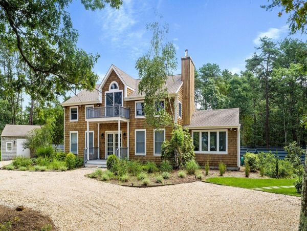 Beautiful Hamptons Vacation Rental with Private Pool