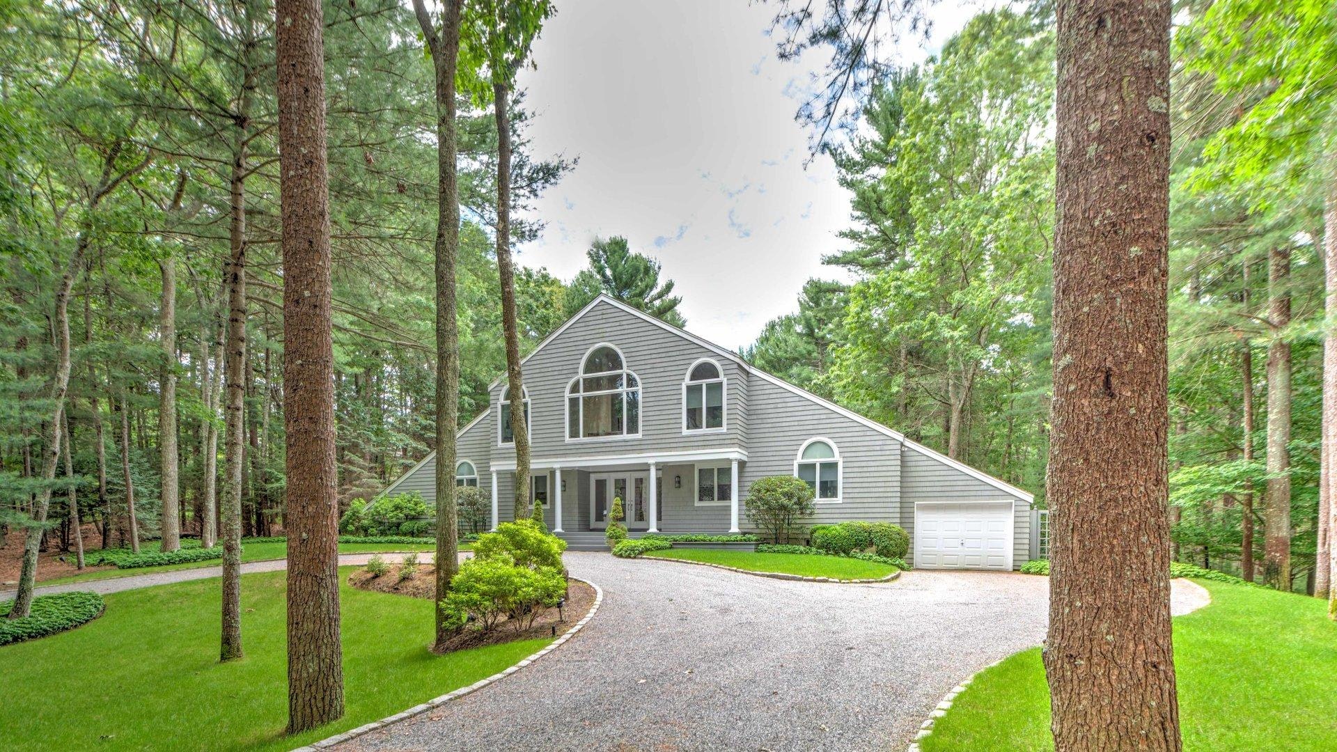 East Hampton Vacation Home Four Bedroom with Pool