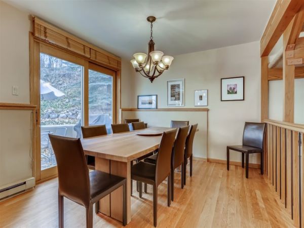 Charming & Cozy Vacation Home in Vail Sleeps 10 Guests