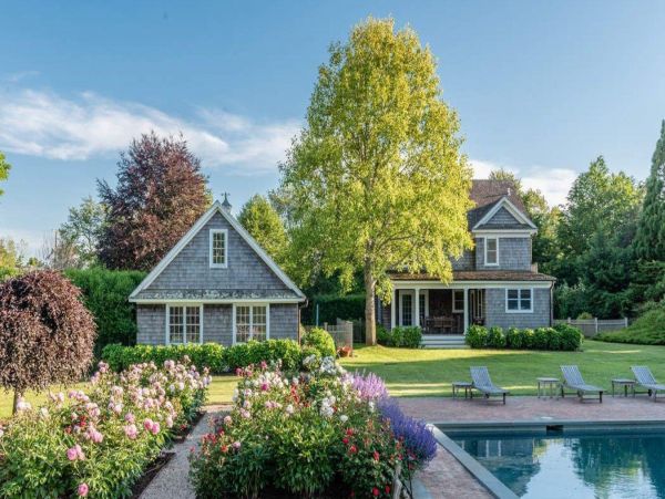 Hamptons Home 999858