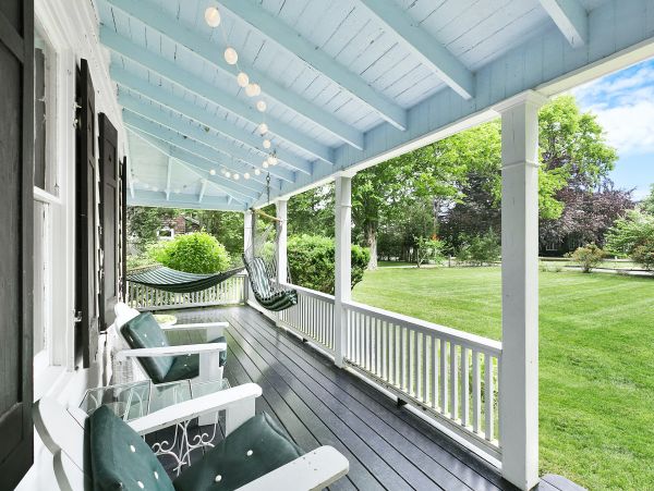 Beautiful Hamptons Vacation Home Five Bedrooms Sleeps 13