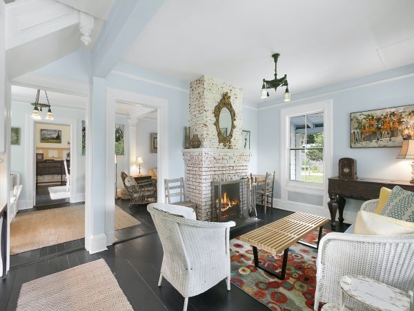 Beautiful Hamptons Vacation Home Five Bedrooms Sleeps 13