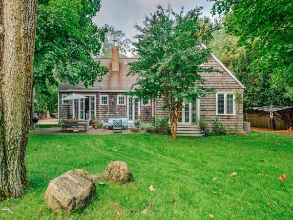 East Hampton Vacation Home Five Bedroom with Pool