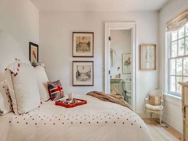 East Hampton Vacation Home Five Bedroom with Pool