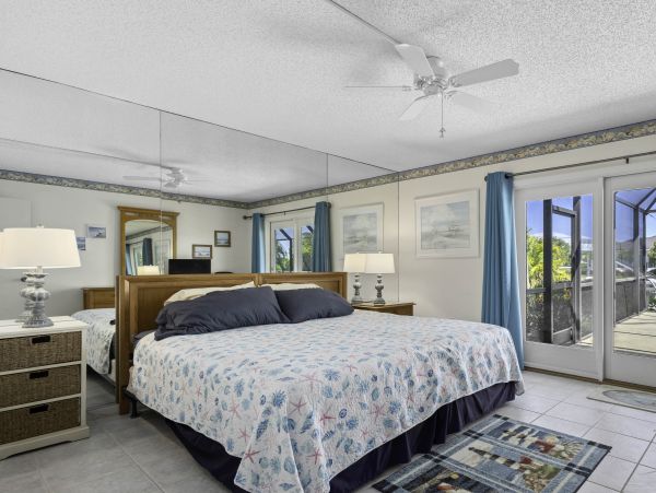 Charming Three Bedroom Vacation Pool Home in Longboat Key