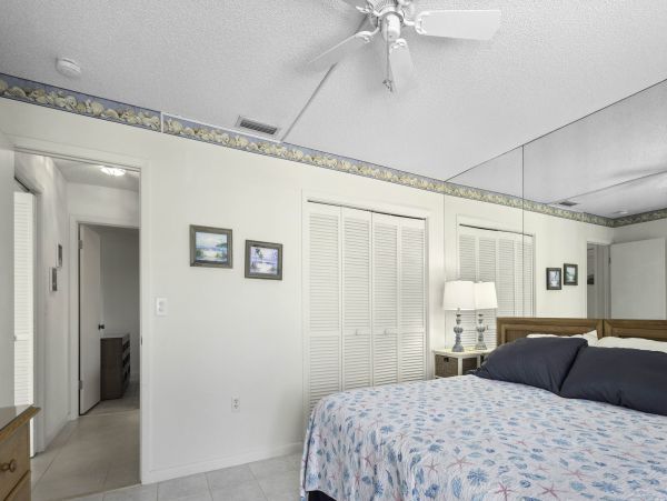 Charming Three Bedroom Vacation Pool Home in Longboat Key