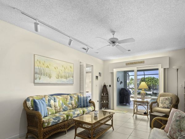 Charming Three Bedroom Vacation Pool Home in Longboat Key