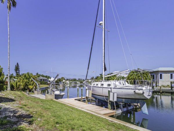 Charming Three Bedroom Vacation Pool Home in Longboat Key