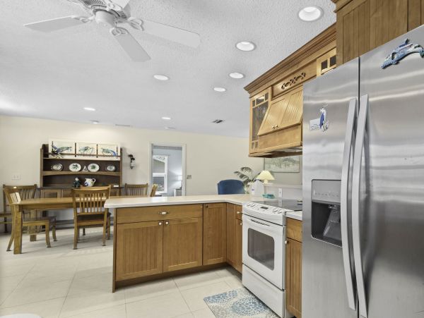 Charming Three Bedroom Vacation Pool Home in Longboat Key