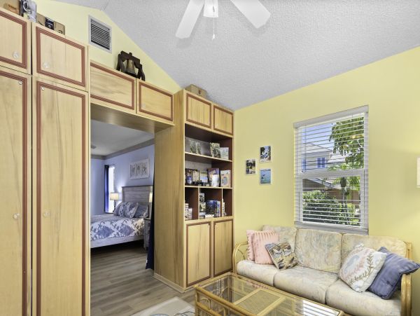 Charming Three Bedroom Vacation Pool Home in Longboat Key