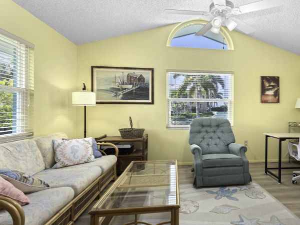 Charming Three Bedroom Vacation Pool Home in Longboat Key