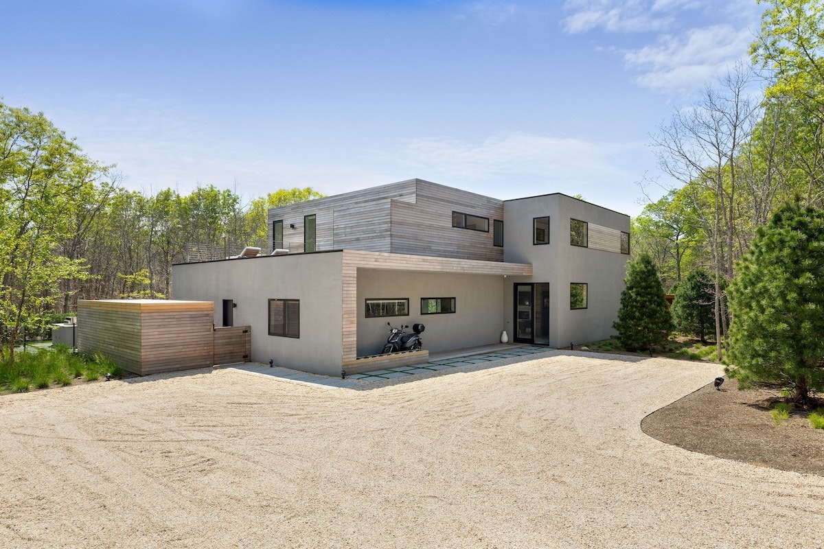 East Hamptons Vacation Home Five Bedroom
