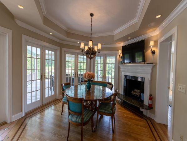 Stunning Hamptons Vacation Home with Private Pool Sleeps 14