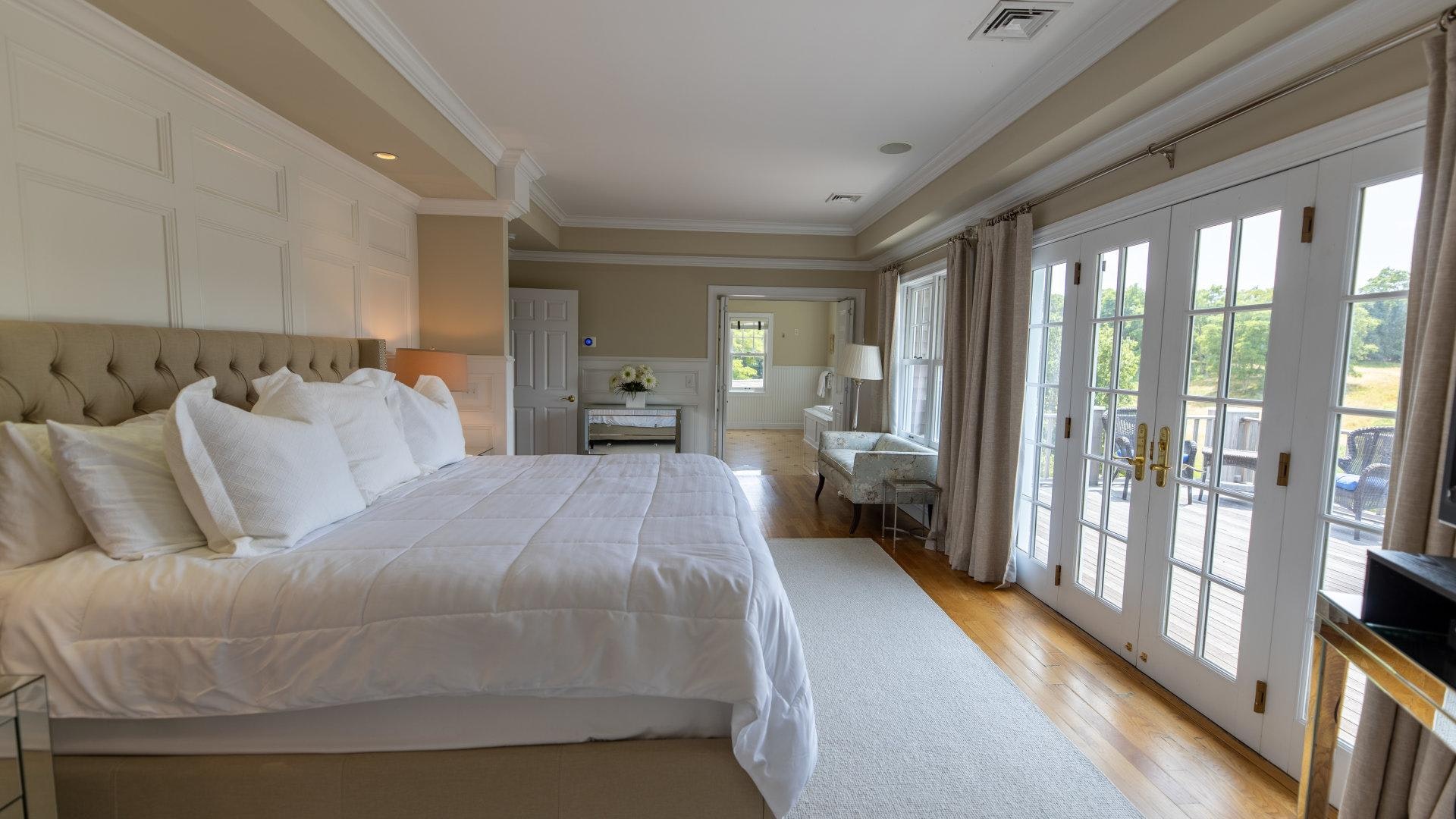 Stunning Hamptons Vacation Home with Private Pool Sleeps 14