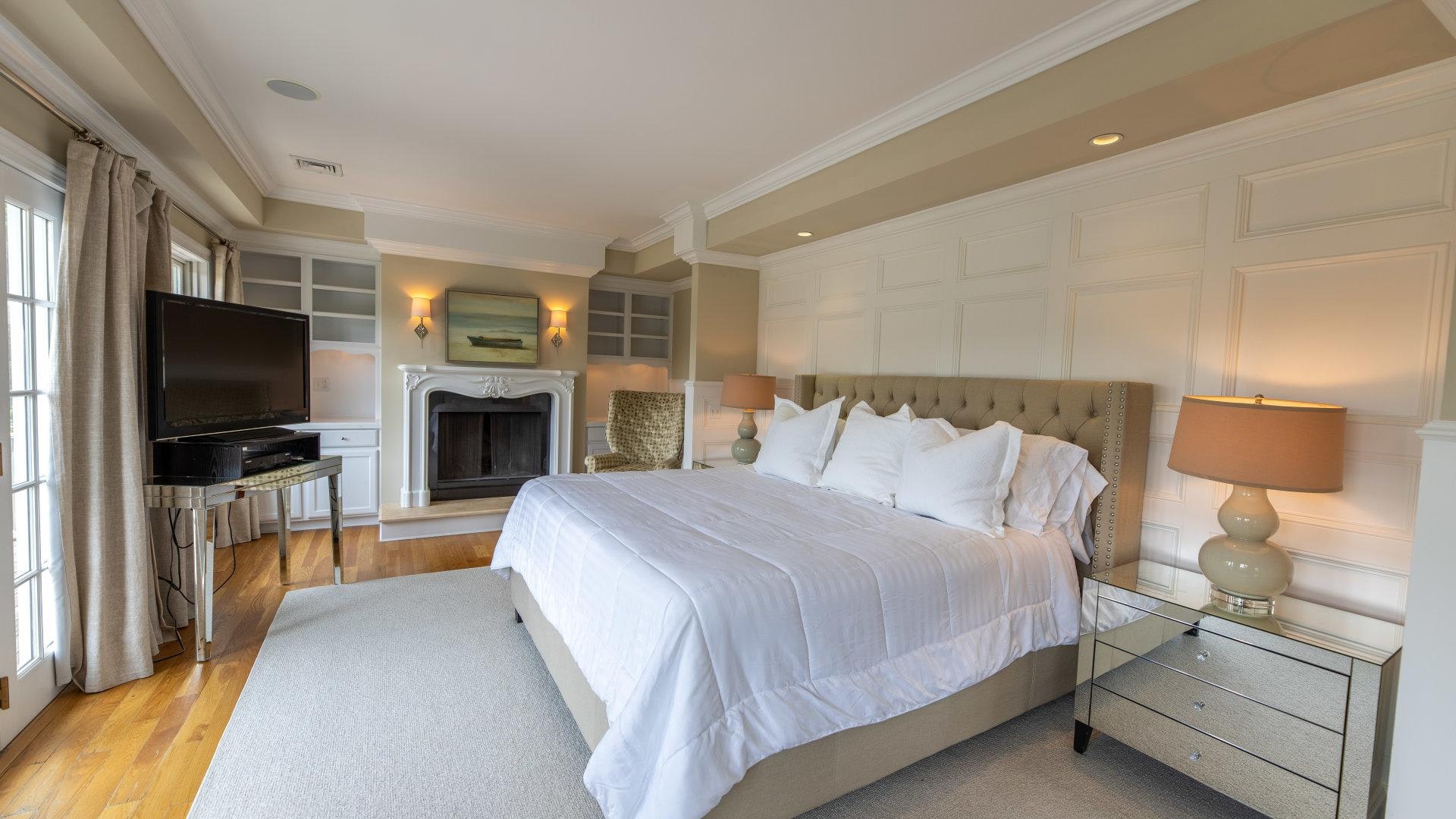 Stunning Hamptons Vacation Home with Private Pool Sleeps 14