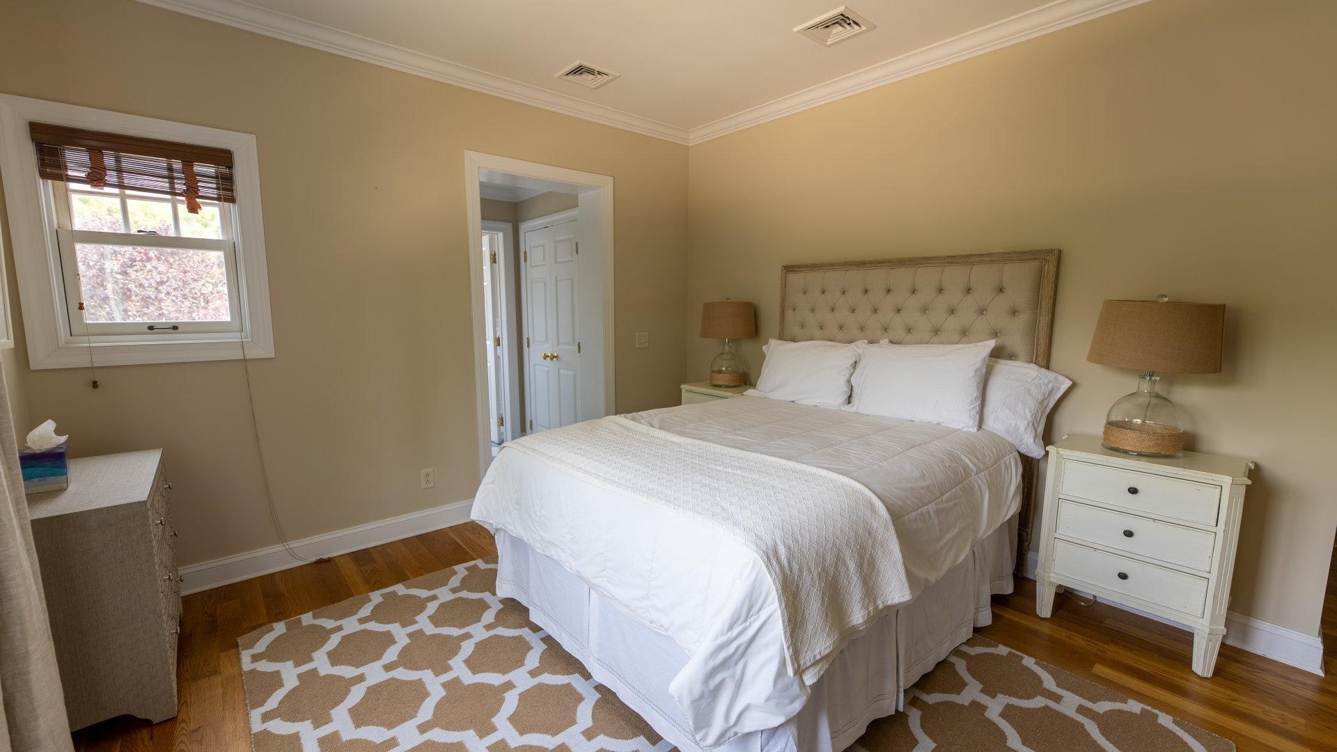 Stunning Hamptons Vacation Home with Private Pool Sleeps 14