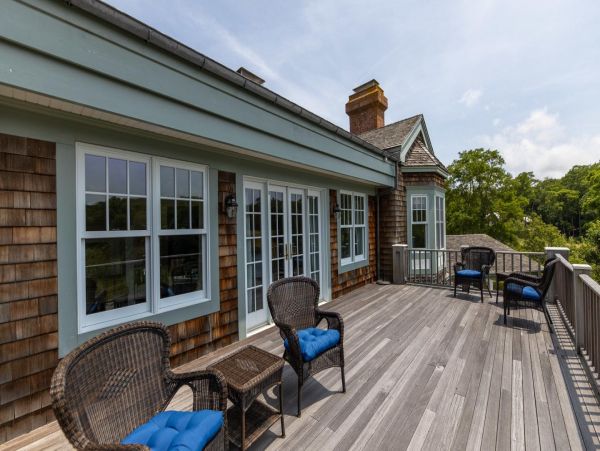 Stunning Hamptons Vacation Home with Private Pool Sleeps 14