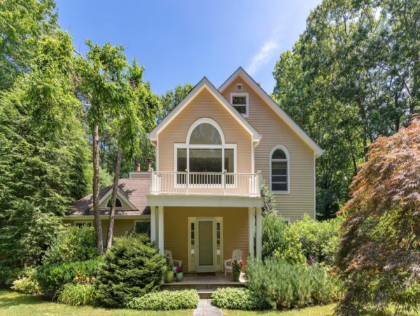 Luxury Sag Harbor Vacation Rental: Exclusive Hideaway