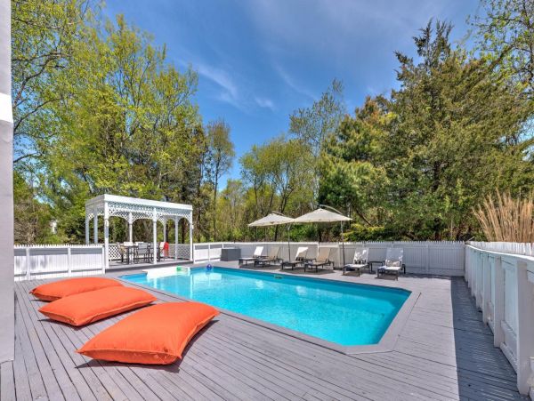 Water Mill Vacation Home Four Bedroom with Pool