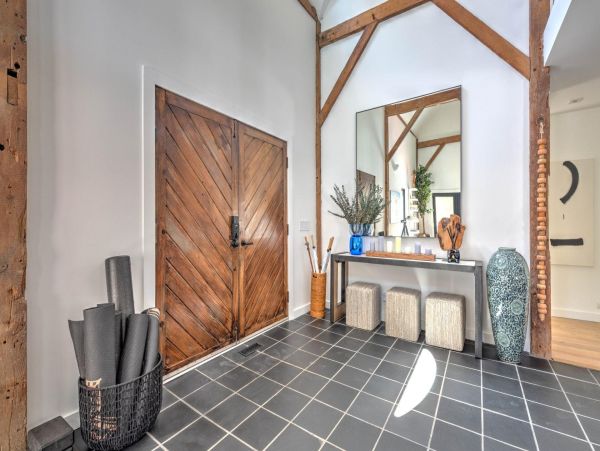 Water Mill Vacation Home Four Bedroom with Pool