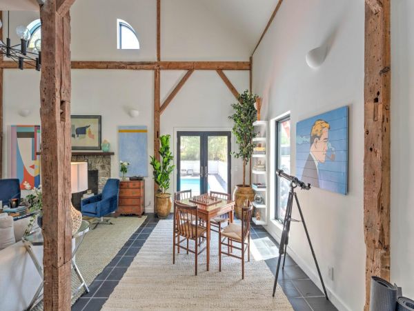 Water Mill Vacation Home Four Bedroom with Pool