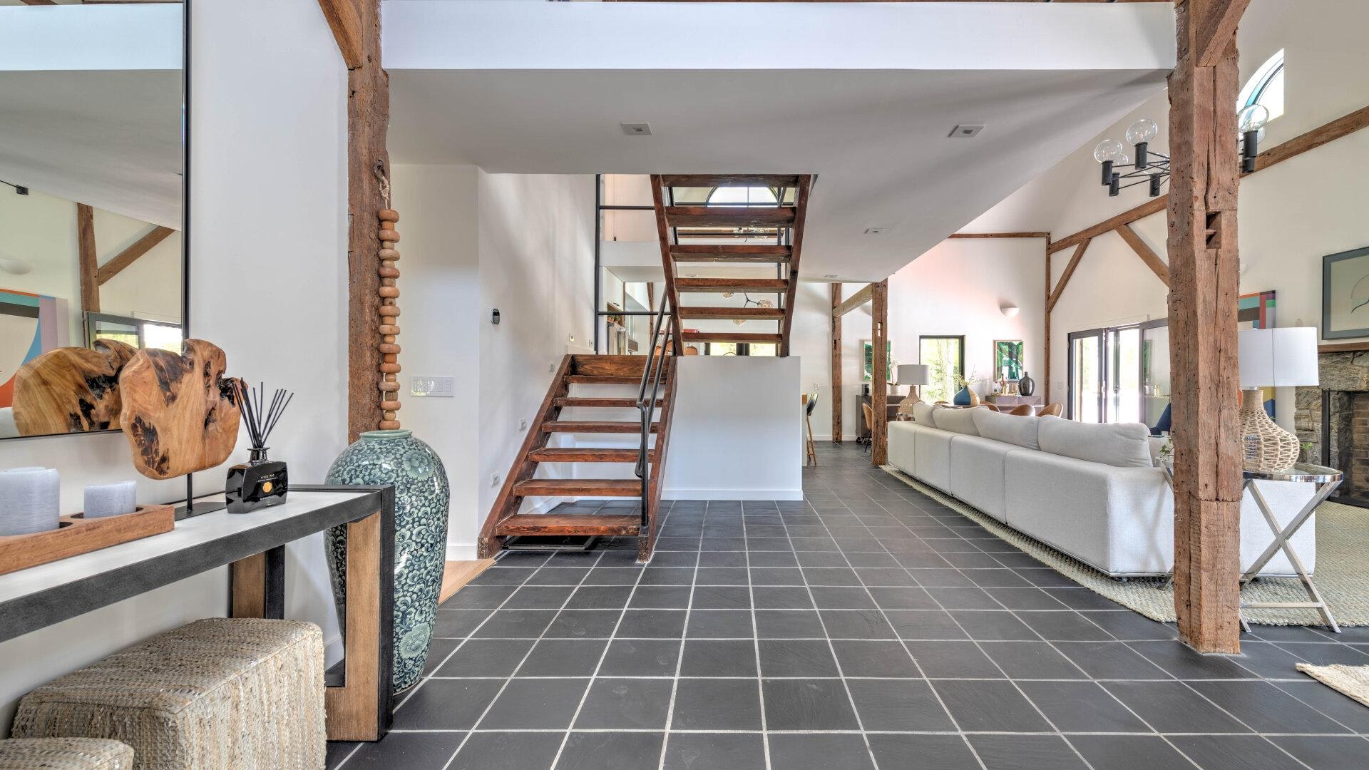 Water Mill Vacation Home Four Bedroom with Pool