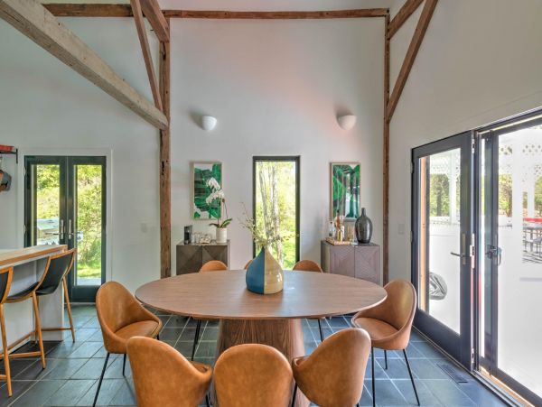 Water Mill Vacation Home Four Bedroom with Pool